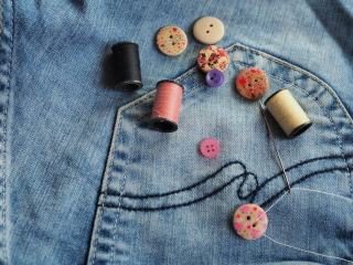 Boutons et couture Paris : remplacement, pose et boutonnières